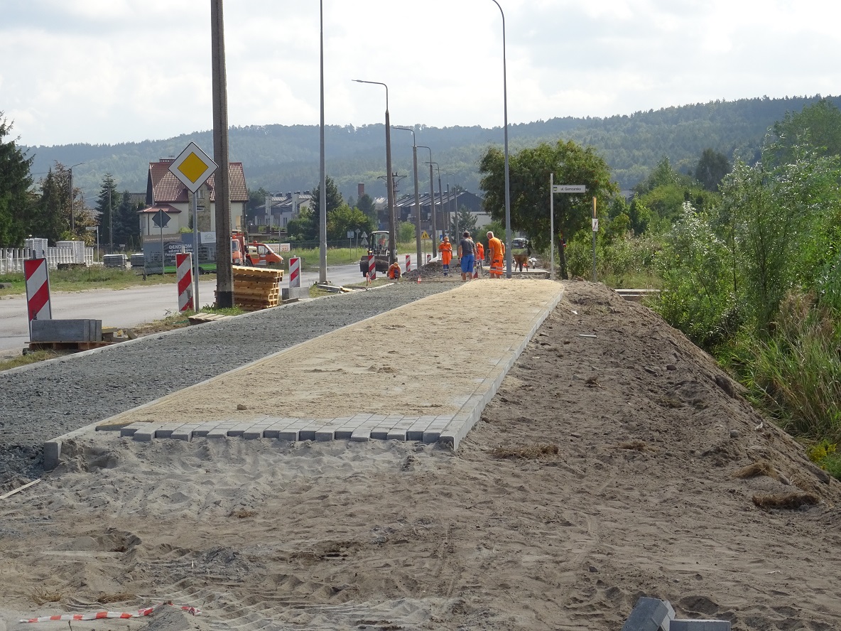 ROZPOCZĘTO  OSTATNI ETAP PRAC NA ULICY OBWODOWEJ