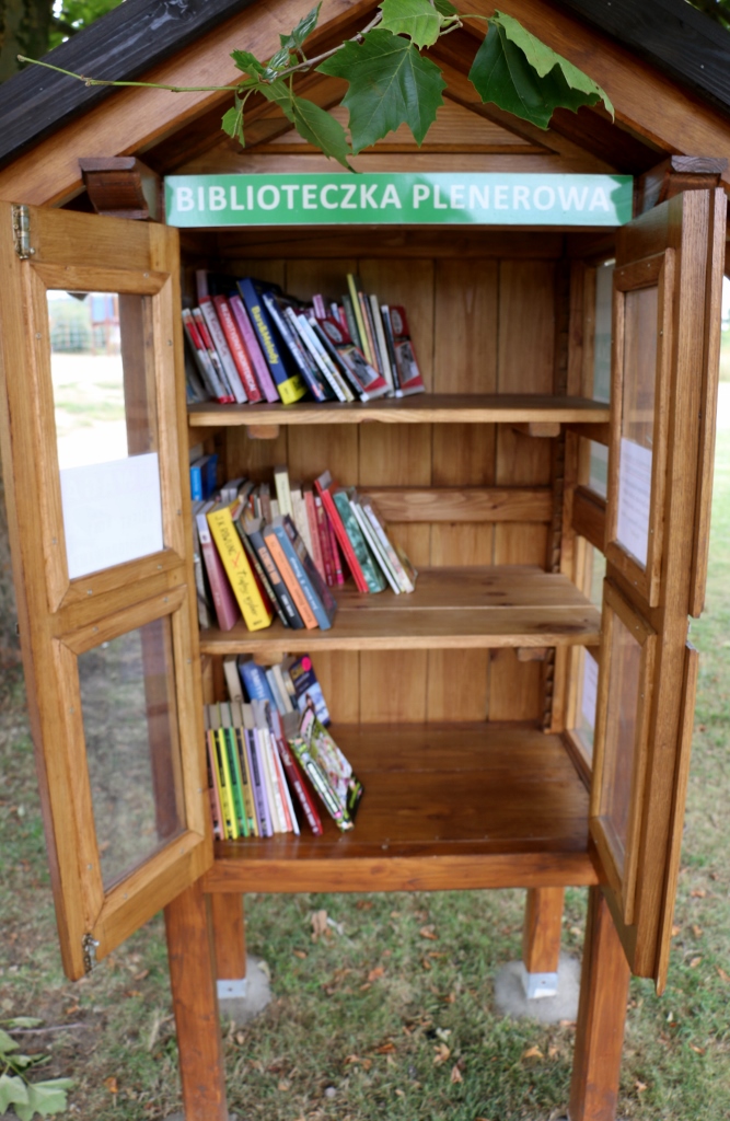 Park Miejski, Biblioteczka Plenerowa, przekazanie książek